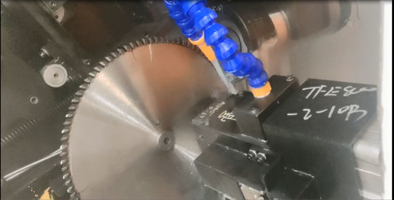 Mesin penggiling pisau gergaji lingkaran presisi CNC / Grinder